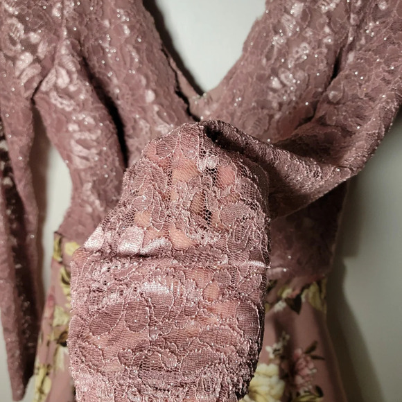 Camille La Vie 2-Piece Floral and Lace Elegant Shimmer Dress | Size 7 - Picture 6 of 13